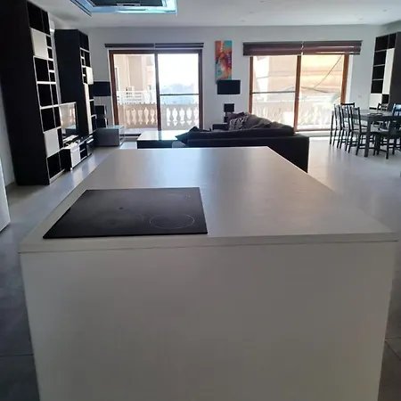 Partial Seaview 4 Bedroom Apt *