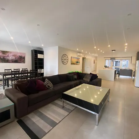 Apartment Partial Seaview 4 Bedroom Apt Sliema