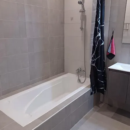 아파트 Partial Seaview 4 Bedroom Apt *